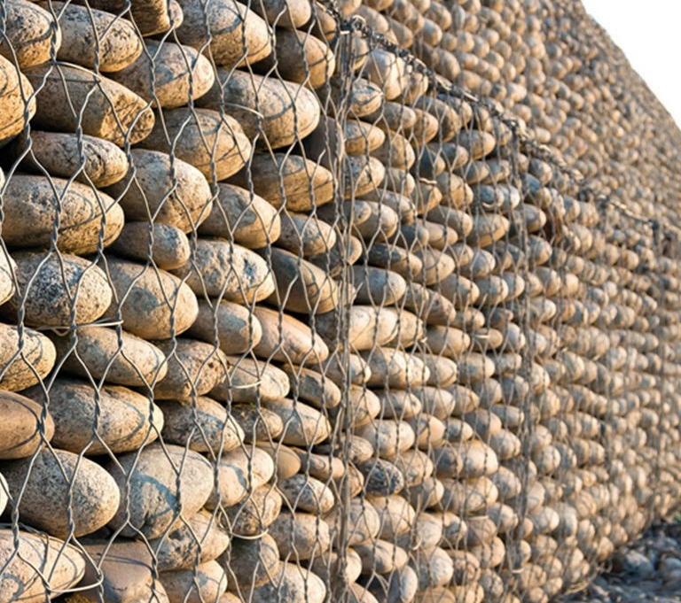 How Hexagonal Wire Mesh Creates Natural Garden Features for Modern Landscape Projects